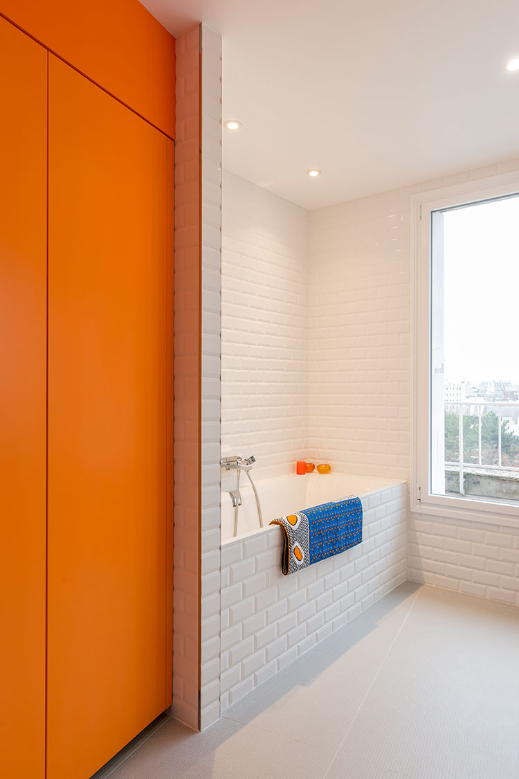 Salle de bain orange